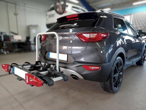 Kia Stonic Anhängerkupplung mit Fahrradträger Autochampion24 München