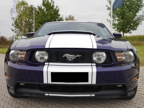 Lackversiegelung Ford Mustang bei Autochampion24 München Ford Mustang nach professioneller Lackversiegelung bei Autochampion24 in München