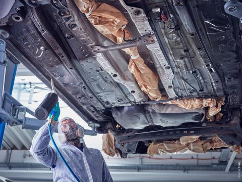 Unterbodenversiegelung Rostschutz Dinol Dinitrol Autochampion24 München