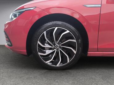 VW Golf 8 1.5 TSI 5-J-GAR NAVI AHK LED ACC Gebrauchtwagen