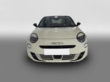 Fahrzeug ansehen: Fiat 600 La Prima Hybrid 1.2 T3 107 kW (145 PS) DCT Klim... Tageszulassung Fiat 600 La Prima Hybrid 1.2 T3 107 kW (145 PS) DCT Klim... Tageszulassung