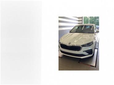 Skoda Scala 1.0 TSI DSG Selection Navi,AHK,LM17 Gebrauchtwagen