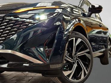 Fahrzeug ansehen: Nissan Qashqai MHEV Tekna+ 20"Alu Leder Panorama eHeck. Neuwagen Nissan Qashqai MHEV Tekna+ 20"Alu Leder Panorama eHeck. Neuwagen