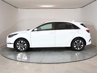 KIA Ceed Kia Silver 1.5 T-GDI 103kW (140PS) 6-Gang 1.5 T-GDI 6-Gang Tageszulassung
