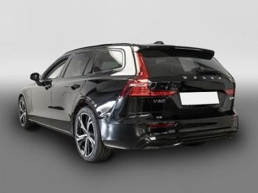 Volvo V60 Kombi Ultra Dark Recharge Plug-In Hybrid AWD HUD StandHZG AHK Digitales Cockpit Gebrauchtwagen