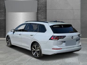 VW Golf VIII 1.5 TSI 85 kW Life Kamera PDC Anhängerkupplung Elektr. Panoramadach Jahreswagen