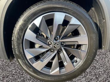 Skoda Kodiaq Selection 4x4 TDI DSG|7-S|PANO|AHK|5J-GAR Gebrauchtwagen