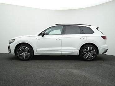 VW Touareg 3.0 TDI R-Line Facelift BLACK STYLE PANO LUFT ALLRADLENKUNG HuD Gebrauchtwagen
