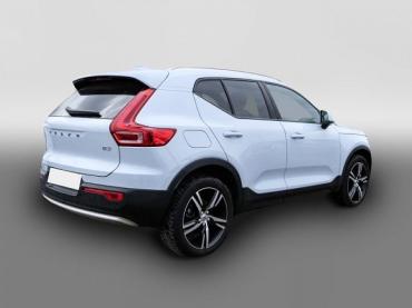 Fahrzeug ansehen: Volvo XC40 Core 2WD Digitales Cockpit Memory Sitze Soundsystem LED Sperrdiff. ACC El. Heckklappe Jahreswagen Volvo XC40 Core 2WD Digitales Cockpit Memory Sitze Soundsystem LED Sperrdiff. ACC El. Heckklappe Jahreswagen