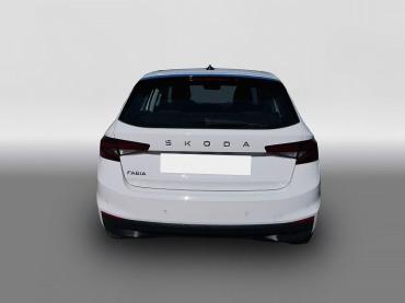 Skoda Fabia Selection 1.0 TSI DSG*NAVI-ÜBER-SMARTLINK*LED*PDC-HI*SHZ*DAB*KLIMA Tageszulassung
