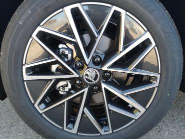 Fahrzeug ansehen: Skoda Octavia Kombi Selection 1.5 TSI DSG AHK ACC Kamera Sunset Tageszulassung Skoda Octavia Kombi Selection 1.5 TSI DSG AHK ACC Kamera Sunset Tageszulassung