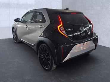 Toyota IQ UPE 26.080!!! Navi LED MFL BT DAB Ambientebel. Gebrauchtwagen