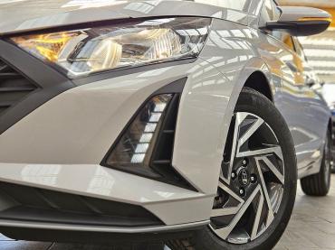 Hyundai i20 1,2 Family Climatr. SHZ+LHZ 16"Alu Navi ... Gebrauchtwagen
