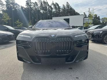 BMW M1 BMW 740d 220 kW (299 PS) 8-Gang Steptronic xDrive 3.0 8-Gang Steptronic xDrive Gebrauchtwagen