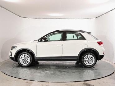 Fahrzeug ansehen: VW T-Roc Volkswagen Life 1.0 TSI 85 kW (115 PS) 6-Gang 1.0 TSI 6-Gang Tageszulassung VW T-Roc Volkswagen Life 1.0 TSI 85 kW (115 PS) 6-Gang 1.0 TSI 6-Gang Tageszulassung