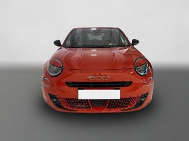 Fahrzeug ansehen: Fiat 600 La Prima Hybrid 1.2 T3 107 kW (145 PS) DCT Klim... Tageszulassung Fiat 600 La Prima Hybrid 1.2 T3 107 kW (145 PS) DCT Klim... Tageszulassung