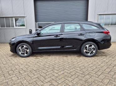 Hyundai i30  Kombi 1.0 T-GDI 100PS Automatik AbstandsTempomat Toter-Winkel-Assistent Sitzheizung Lenkradheizung Klimaautomatik Navi 10,25"-Touchscreen DAB+ wireless Apple CarPlay + Android Auto PDC v+h Rückf.Kamera 16-LM Tageszulassung