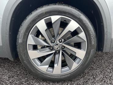 Skoda Kodiaq Selection 4x4 TDI DSG|7-S|PANO|AHK|5J-GAR Gebrauchtwagen