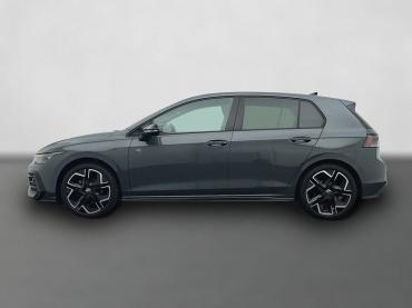 Fahrzeug ansehen: VW Golf 8 1.5 eTSI DSG R-LINE BLACK STYLE PANO IQ.LIGHT NAVI Jahreswagen VW Golf 8 1.5 eTSI DSG R-LINE BLACK STYLE PANO IQ.LIGHT NAVI Jahreswagen
