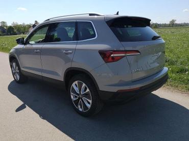 Skoda Karoq 2.0 TDI Selection DSG 4x4 GV5 AHK 18 Ladeb Tageszulassung