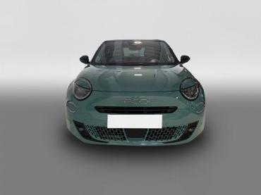 Fahrzeug ansehen: Fiat 600 La Prima Hybrid 1.2 T3 107 kW (145 PS) DCT Klim... Fiat 600 La Prima Hybrid 1.2 T3 107 kW (145 PS) DCT Klim...