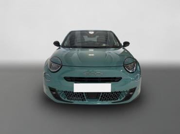 Fahrzeug ansehen: Fiat 600 La Prima Hybrid 1.2 T3 107 kW (145 PS) DCT Klim... Tageszulassung Fiat 600 La Prima Hybrid 1.2 T3 107 kW (145 PS) DCT Klim... Tageszulassung