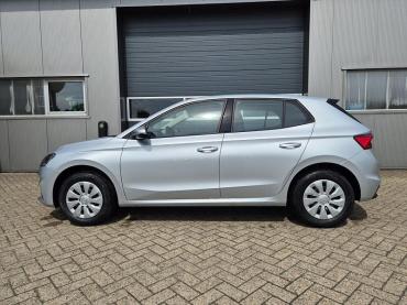 Skoda Fabia  1.0 TSI 95PS Selection 5-türig Rückf.Kamera Parksensoren Sitzheizung Multifunktionslenkrad Klima Skoda-Radio Bluetooth Touchscreen Tempomat Nebelsch. Apple CarPlay + Android Auto Tageszulassung