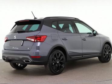Seat Arona 1.0 TSI DSG FR Black Edition LED ACC Kessy Kamera Navi App 18" Gebrauchtwagen
