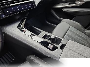 Fahrzeug ansehen: Peugeot 3008 1.2 HYBRID 145 E-DSC6 GT NAVI KLIMA LED AHK LM19 Tageszulassung Peugeot 3008 1.2 HYBRID 145 E-DSC6 GT NAVI KLIMA LED AHK LM19 Tageszulassung