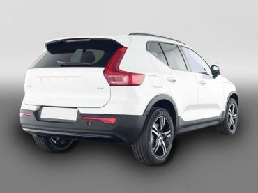 Volvo XC40 Plus Dark 2WD StandHZG Digitales Cockpit Memory Sitze Soundsystem HarmanKardon 360 Kamera Gebrauchtwagen