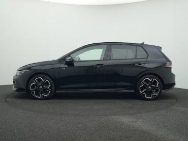 VW Golf 8 1.5 eTSI DSG R-LINE BLACK STYLE PANO IQ.LIGHT NAVI Gebrauchtwagen