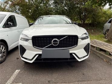 Volvo XC60 Plus Dark Recharge Plug-In Hybrid AWD T8 Twin Engine EU6e Allrad StandHZG digitales Cockpit Gebrauchtwagen