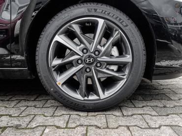 Hyundai i30 Advantage MY25 DCT Plus Paket Navi LED Gebrauchtwagen