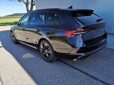 Skoda Octavia Kombi RS 2.0TSI Pano Matrix Area AHK Sound GV5 Tageszulassung