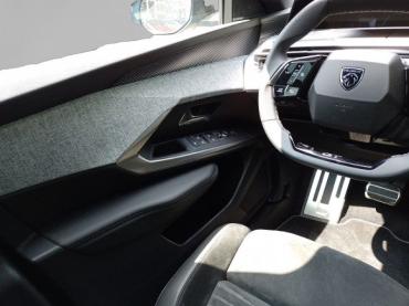 Peugeot 3008 Hybrid 145 Allure SHZ CARPLAY PDC LM Gebrauchtwagen