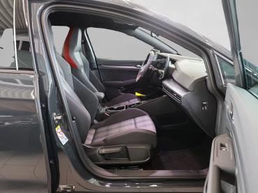 Fahrzeug ansehen: VW Golf Golf VIII Neuwagen VW Golf Golf VIII Neuwagen