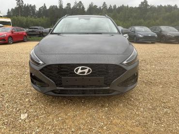 Hyundai i30 Hyundai Wagon Family 1.5 T-GDI MHEV 103 kW (140 PS) 7-Gang-DSG 1.5 T-GDI 7-Gang-DSG Tageszulassung