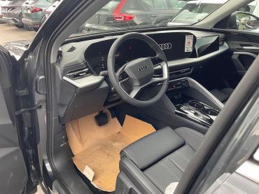 Audi Q5 Sportback TDI quattro, AHK, Leder, 19-Zoll, Tech-Paket Tageszulassung