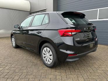 Skoda Fabia  1.0 TSI 95PS Selection 5-türig Rückf.Kamera Parksensoren Sitzheizung Multifunktionslenkrad Klima Skoda-Radio Bluetooth Touchscreen Tempomat Nebelsch. Apple CarPlay + Android Auto Tageszulassung