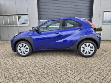 Toyota Aygo  X 1.0 VVT-i 72PS Business Edition Sitzheizung AbstandsTempomat Multifunktionslenkrad Klima Radio Bluetooth Touchscreen wireless Apple CarPlay + Android Auto Tageszulassung