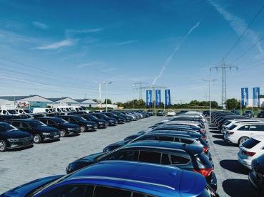BMW 3er 318i Touring Aut. NAVI RFK LED SHZ PDC M-Shadow Gebrauchtwagen