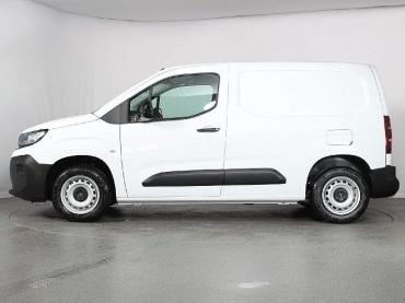 Fahrzeug ansehen: Opel Combo Länge 1 mit normaler Nutzlast Opel Cargo L1 1.5 Diesel 75 kW (102 PS) 6-Gang 1.5 BlueHDi 6-Gang Neuwagen Opel Combo Länge 1 mit normaler Nutzlast Opel Cargo L1 1.5 Diesel 75 kW (102 PS) 6-Gang 1.5 BlueHDi 6-Gang Neuwagen