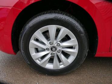 Fahrzeug ansehen: Skoda Octavia Selection Octavia Combi 2.0 TDI DSG Selection*A... Tageszulassung Skoda Octavia Selection Octavia Combi 2.0 TDI DSG Selection*A... Tageszulassung