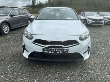 KIA Ceed Kia Silver 1.5 T-GDI 103 kW (140 PS) 6-Gang 1.5 T-GDI 6-Gang Neuwagen
