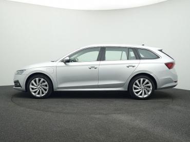 Skoda Octavia Combi 1.4 TSI eHybrid Style 4.-J.-GAR DCC HuD KAMERA ALU 18 Gebrauchtwagen