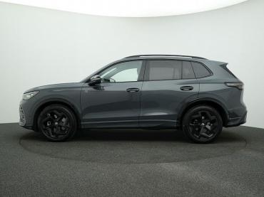 VW Tiguan 2.0 TDI DSG R-Line BLACK-STYLE AHK PANO ALU19 Jahreswagen