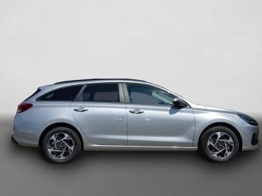 Hyundai i30 Sitz+Lenkradhzg/Navi/Kamera/PDC vo+hi! Tageszulassung