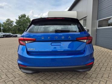 Skoda Fabia  1.0 TSI 95PS Selection 5-türig Rückf.Kamera Parksensoren Sitzheizung Multifunktionslenkrad Klima Skoda-Radio Bluetooth Touchscreen Tempomat Nebelsch. Apple CarPlay + Android Auto Tageszulassung