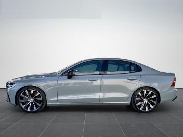 Volvo S60 B5 Ultimate Dark FLA*ACC*HUD*4xSHZ*STH*LM Gebrauchtwagen
