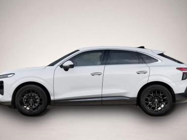 Fahrzeug ansehen: Audi Q3 Sportback Tech LED * KlimaP Keyl ACC PrivG 18Z Audi Q3 Sportback Tech LED * KlimaP Keyl ACC PrivG 18Z